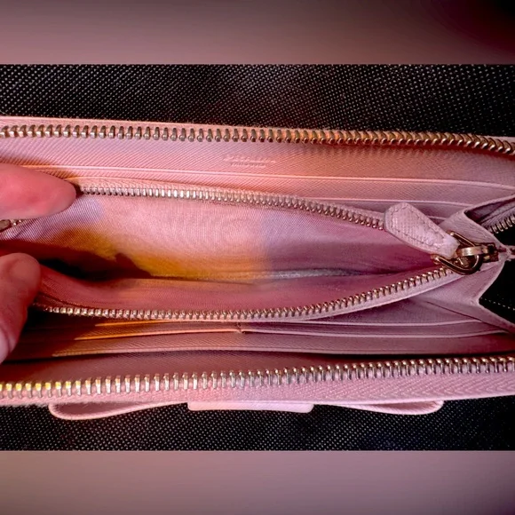 Prada Pink Bow Saffiano Zip Wallet Continental RARE DISCONTINUED - Picture 11 of 12